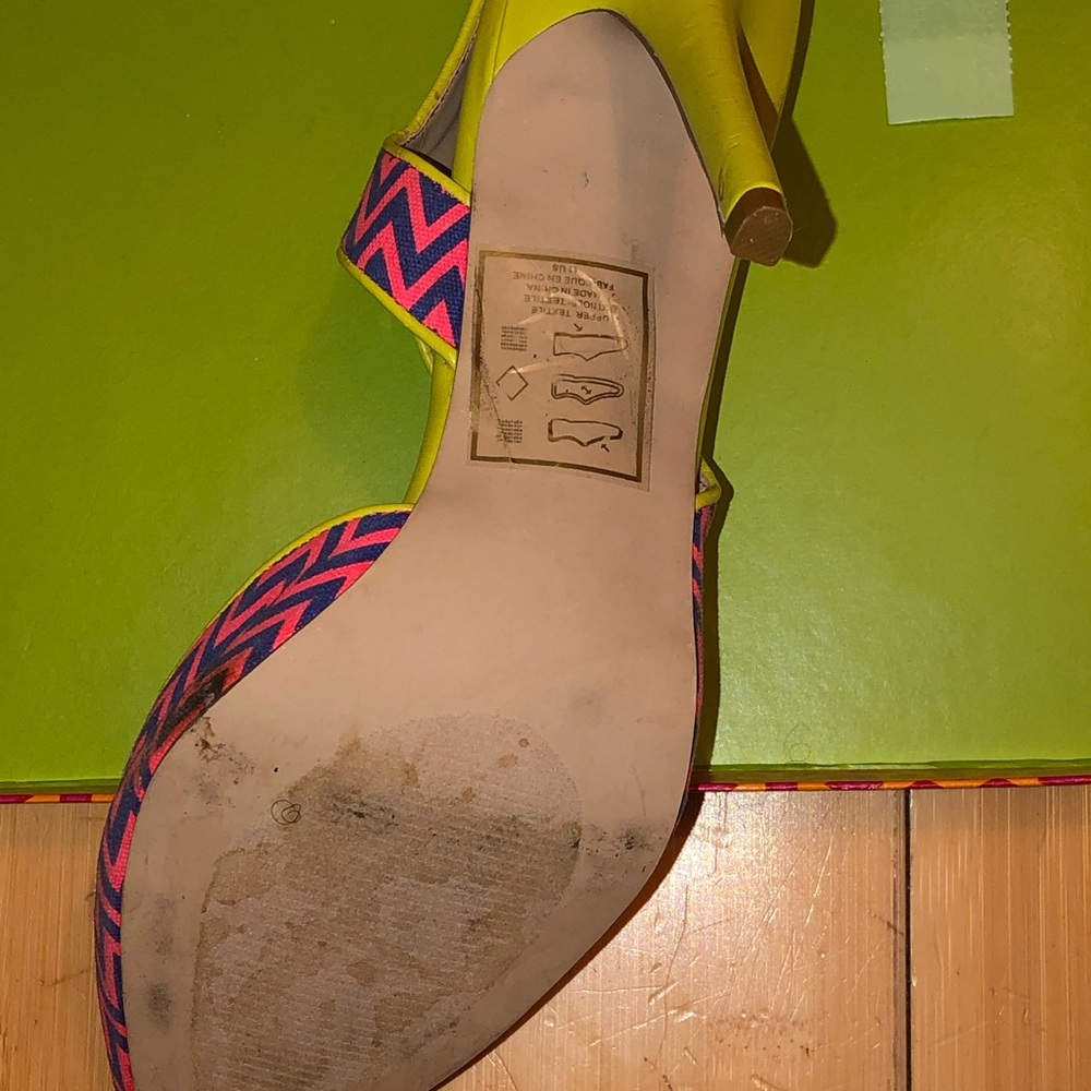 A Pop Statement Of Color Pumps ! - image 4